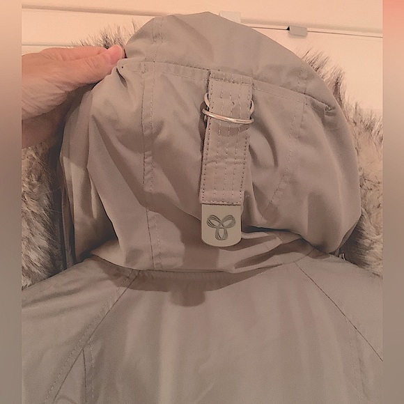 TNA New Summit Jacket from Aritzia … like new! - Picture 8 of 16